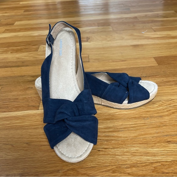 Lands’ End Women’s Suede Slingback Wedge Sandals Radiant Navy Size 10 - Picture 2 of 9